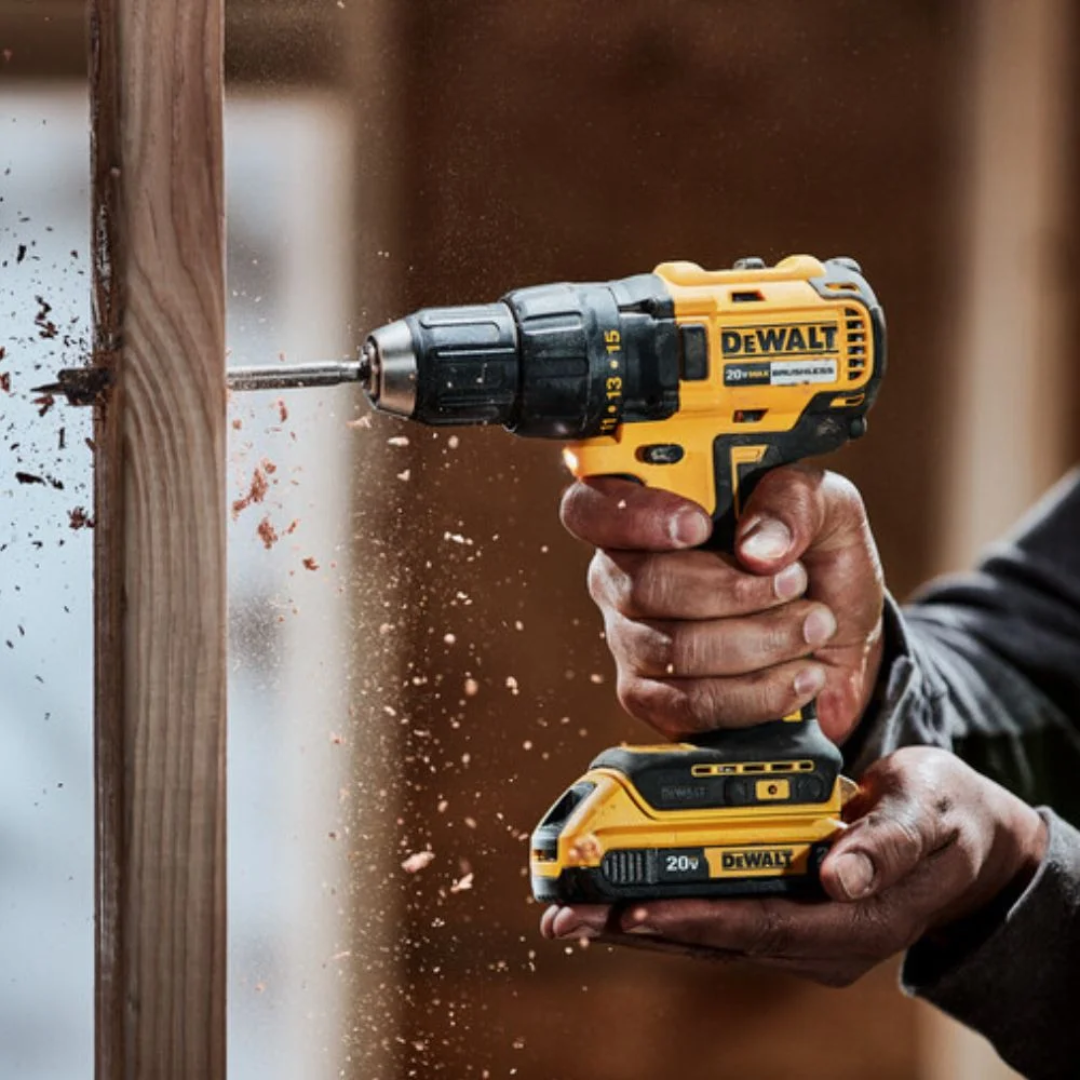 KIT TALADRO ORIGINAL INALÁMBRICO DEWALT CON 2 BATERIAS + ACCESORIOS + JUEGO CAJA SET DADOS CHICHARRA 46 PCS